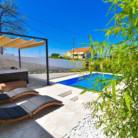 Villa Village Idylle With Heated Pool, Sauna, Jacuzzy And Private Parking Sukošan Eksteriør billede