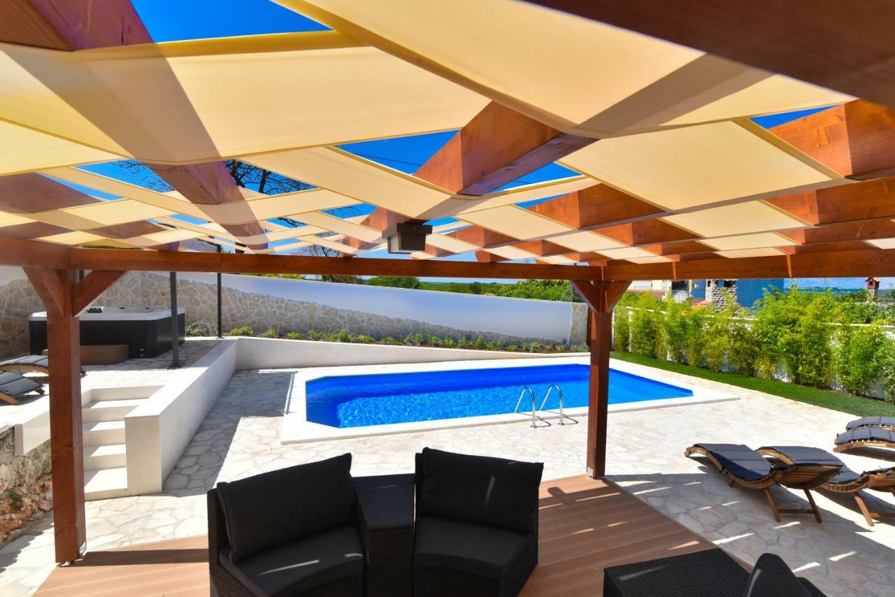 Villa Village Idylle With Heated Pool, Sauna, Jacuzzy And Private Parking Sukošan Eksteriør billede