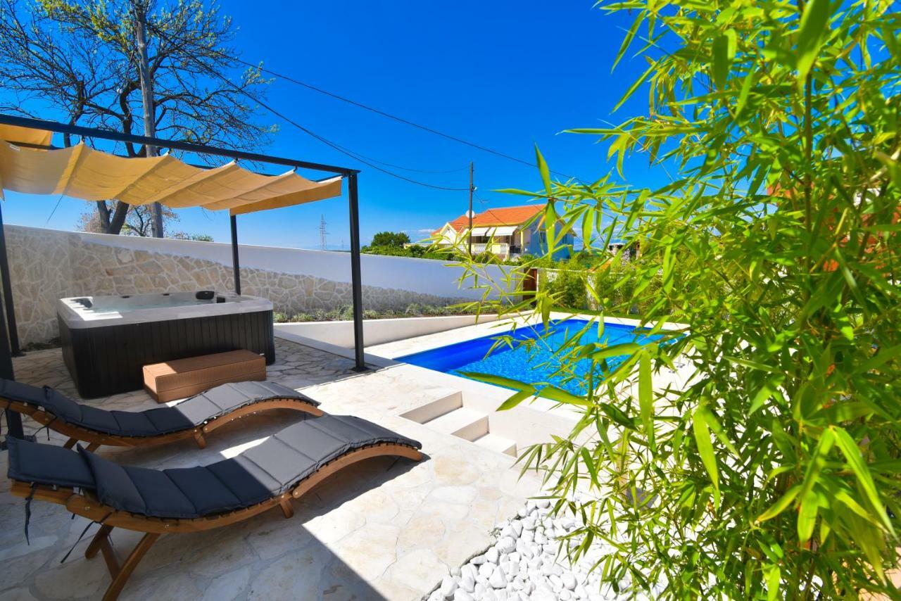 Villa Village Idylle With Heated Pool, Sauna, Jacuzzy And Private Parking Sukošan Eksteriør billede