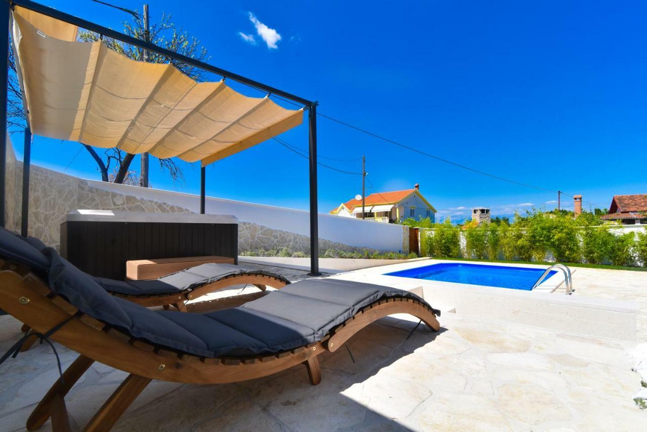 Villa Village Idylle With Heated Pool, Sauna, Jacuzzy And Private Parking Sukošan Eksteriør billede