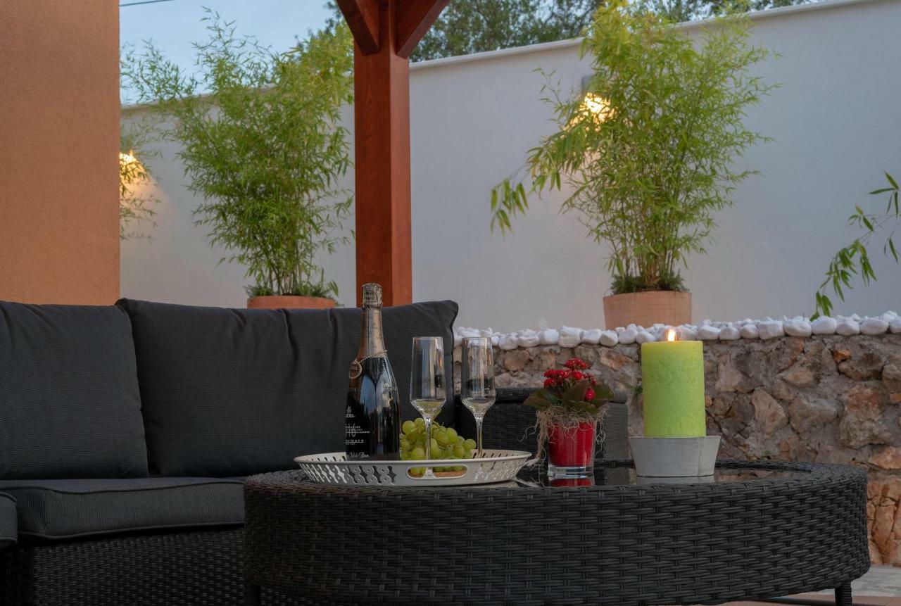 Villa Village Idylle With Heated Pool, Sauna, Jacuzzy And Private Parking Sukošan Eksteriør billede