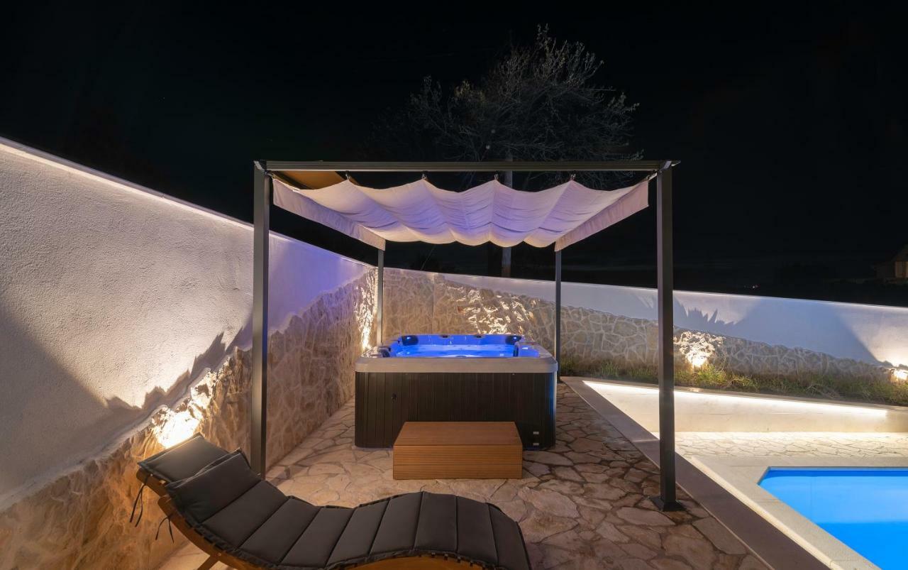 Villa Village Idylle With Heated Pool, Sauna, Jacuzzy And Private Parking Sukošan Eksteriør billede