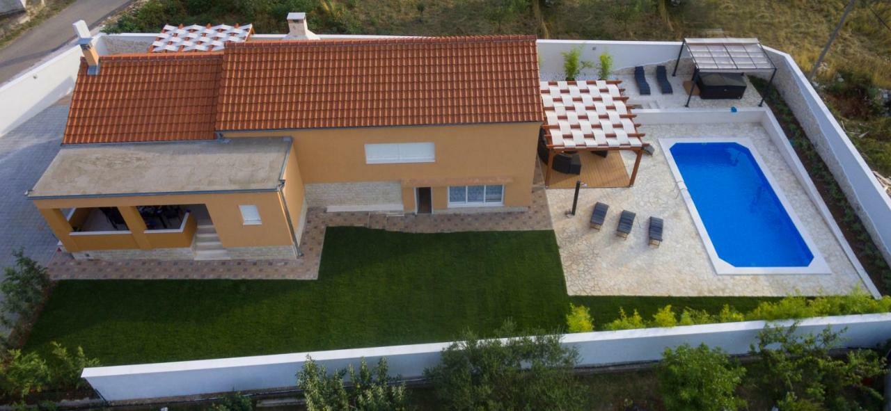Villa Village Idylle With Heated Pool, Sauna, Jacuzzy And Private Parking Sukošan Eksteriør billede